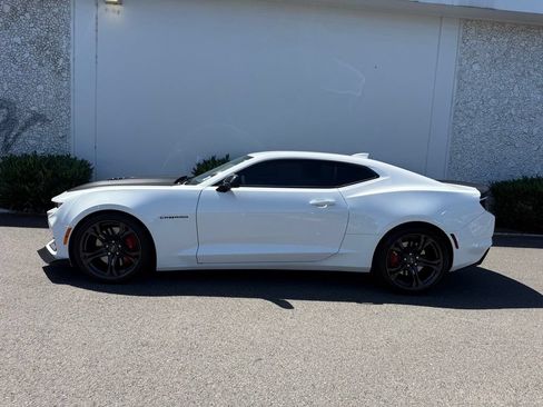 Used 2021 Chevrolet Camaro SS RWD image 3