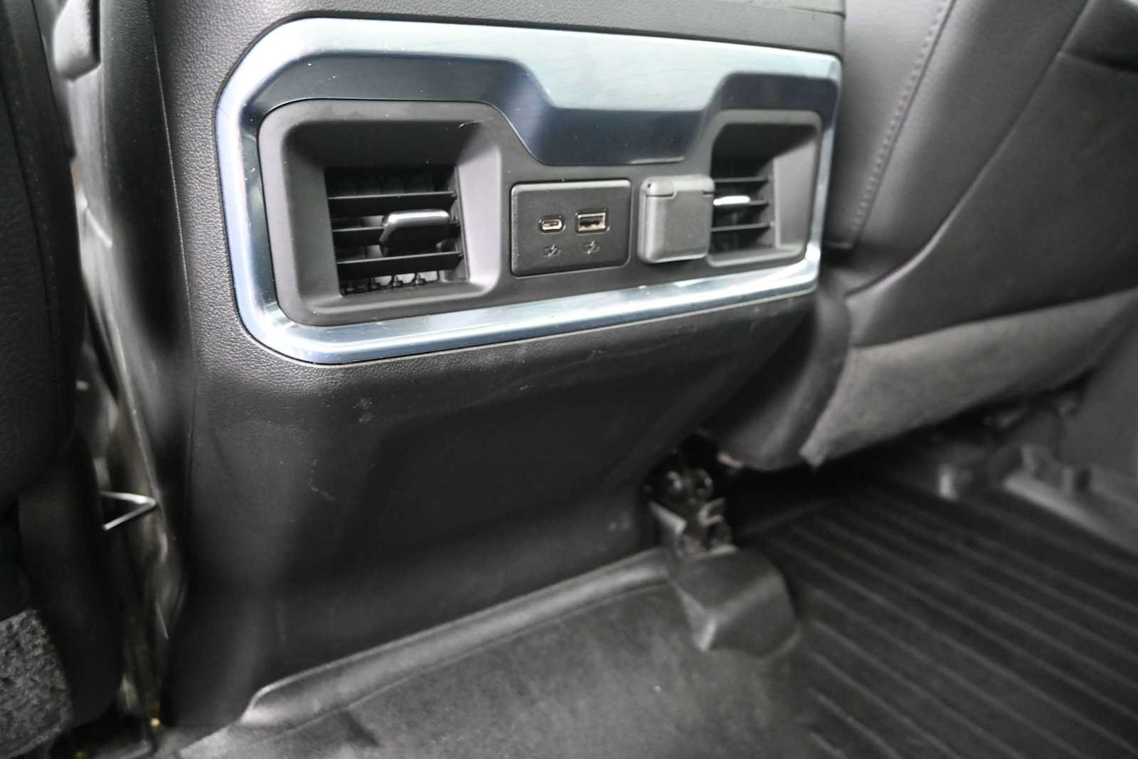 Used 2022 GMC Sierra 3500 Denali AWD/4WD image 11