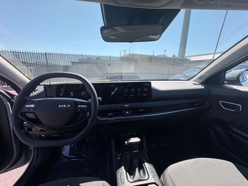 Used 2025 Kia K4 FWD image 32
