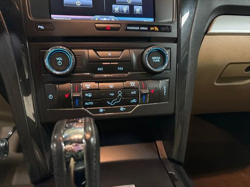 Used 2016 Ford Explorer XLT w/ Equipment Group 202A AWD/4WD image 19