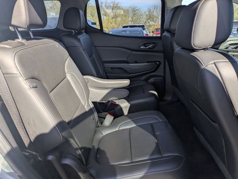 Certified 2023 GMC Acadia SLT image 24