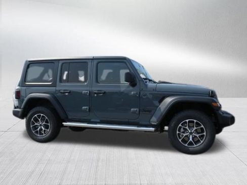 Used 2025 Jeep Wrangler Unlimited Sport AWD/4WD image 2