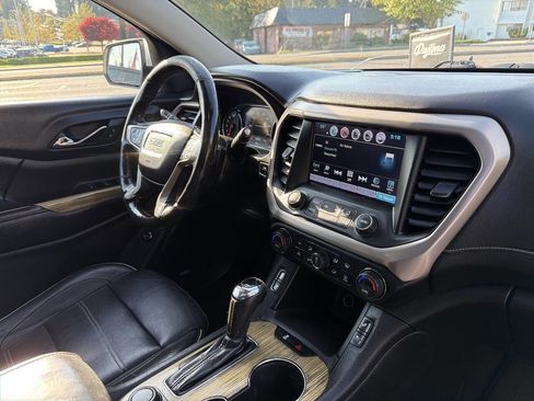 Used 2017 GMC Acadia Denali w/ Technology Package AWD/4WD image 19