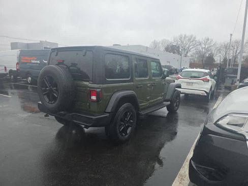 Used 2022 Jeep Wrangler Unlimited Sport image 7