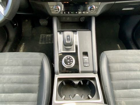 Used 2024 Mitsubishi Outlander SE image 45