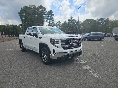 Used 2025 GMC Sierra 1500 SLT AWD/4WD image 5