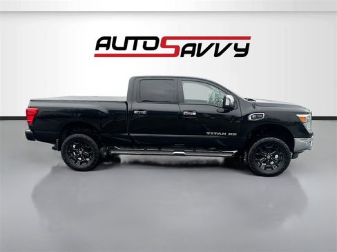Used 2016 Nissan Titan SL image 8