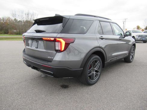 New 2026 Ford Explorer ST-Line w/ ST-Line Street Pack AWD/4WD image 5