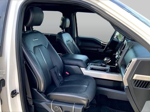 Used 2015 Ford F150 Platinum w/ Equipment Group 701A Luxury AWD/4WD image 9