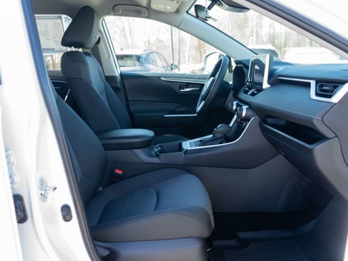 Used 2025 Toyota RAV4 XLE w/ Weather Package image 15