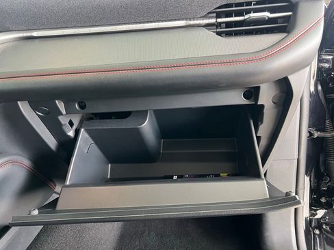 Used 2025 Ford Explorer ST-Line w/ ST-Line Street Pack image 29