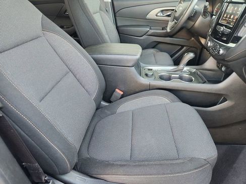 Used 2020 Chevrolet Traverse LS image 12
