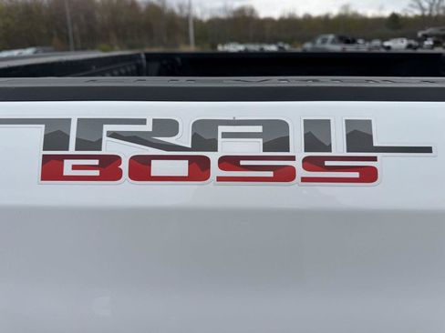 Used 2022 Chevrolet Silverado 1500 LT Trail Boss w/ Convenience Package II AWD/4WD image 20