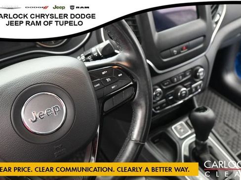 Used 2020 Jeep Cherokee Latitude Plus FWD image 18