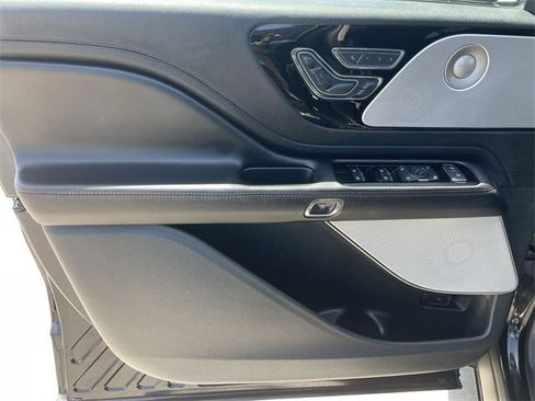 Used 2021 Lincoln Aviator Reserve w/ Equipment Group 202A image 23