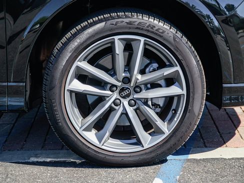 Certified 2024 Audi Q3 2.0T Premium image 9