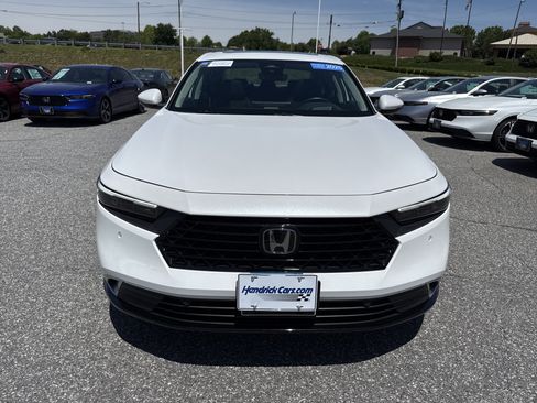 Certified 2025 Honda Accord Touring image 3