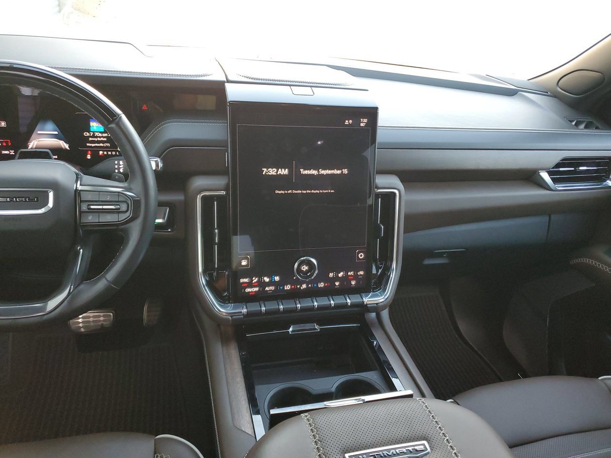 Used 2025 GMC Yukon XL Denali Ultimate AWD/4WD image 14