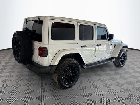 Used 2023 Jeep Wrangler Unlimited Sahara w/ Cold Weather Group AWD/4WD image 6