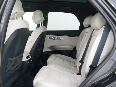 Used 2023 Genesis Electrified GV70 AWD/4WD image 18