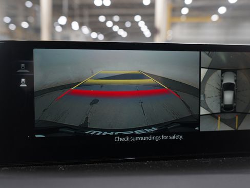 Used 2024 MAZDA MAZDA3 Hatchback w/Premium Plus Pkg image 31