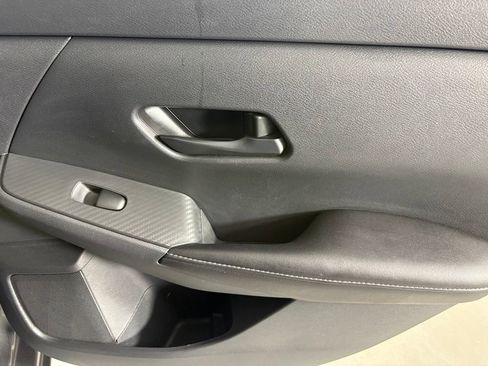 Used 2024 Nissan Sentra SV FWD image 15