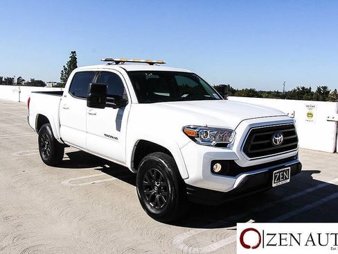 Used 2022 Toyota Tacoma SR5 RWD image 40