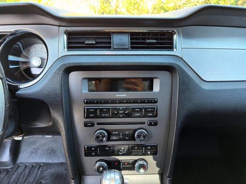 Used 2010 Ford Mustang Premium image 18