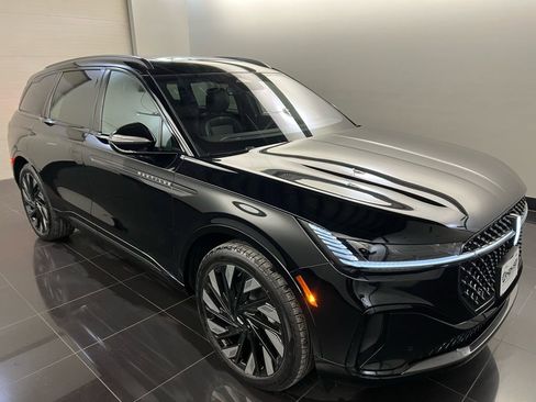 New 2026 Lincoln Nautilus Reserve image 1