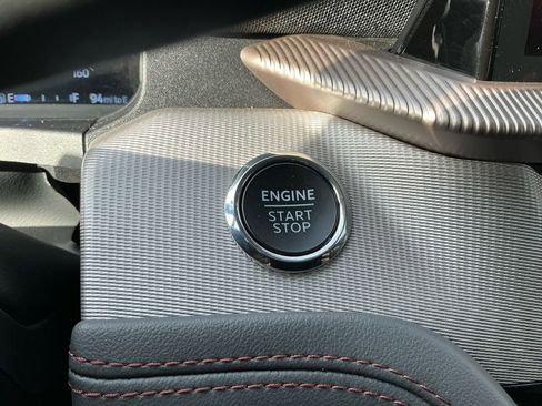 Used 2025 Ford Explorer Active image 21