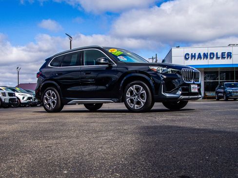 Used 2025 BMW X1 xDrive28i AWD/4WD image 9