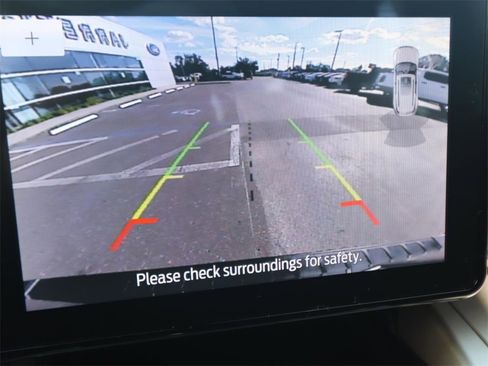 Certified 2022 Ford Explorer XLT image 4