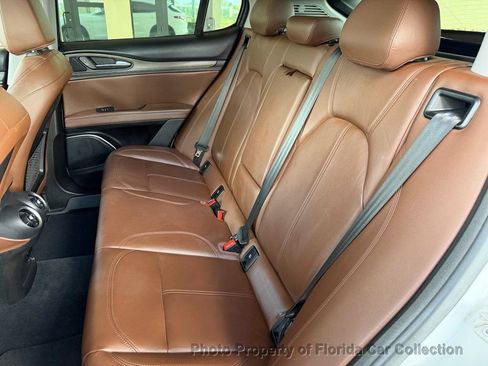 Used 2018 Alfa Romeo Stelvio Ti AWD/4WD image 42
