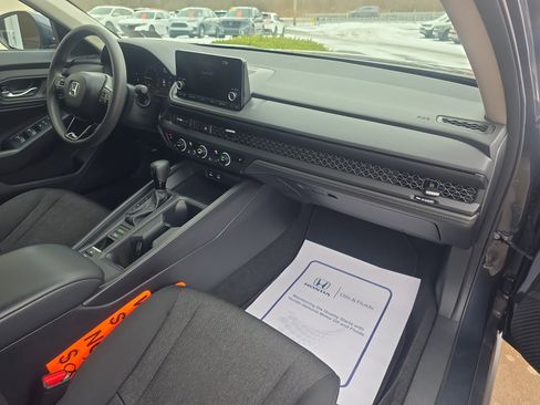 Used 2023 Honda Accord EX image 12