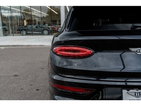 Used 2023 Bentley Bentayga Speed image 11
