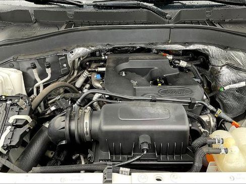 Certified 2020 Ford Explorer XLT w/ Equipment Group 202A image 31