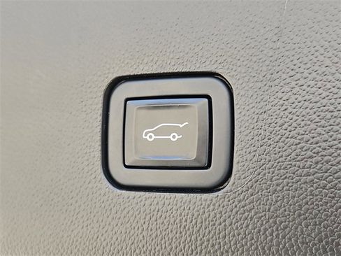 Used 2023 Chevrolet Traverse High Country w/ LPO, Floor Liner Package image 23