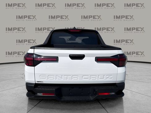 Used 2025 Hyundai Santa Cruz SEL FWD image 4