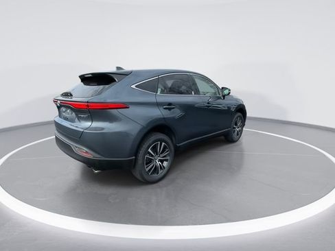 Used 2022 Toyota Venza LE image 8