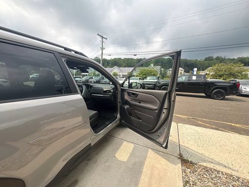 Used 2025 Subaru Forester Premium AWD/4WD image 52