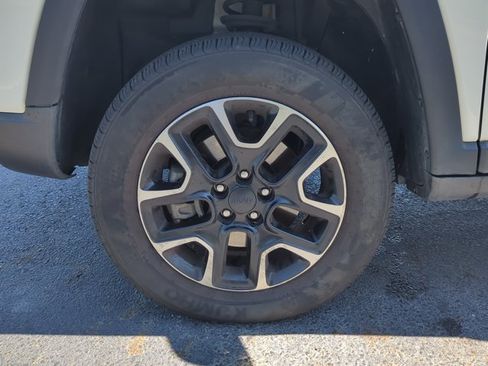Used 2019 Jeep Compass Trailhawk w/ Cold Weather Group AWD/4WD image 10