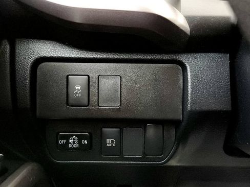 Used 2020 Toyota Tacoma SR5 AWD/4WD image 34
