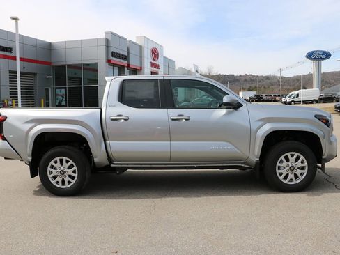 New 2026 Toyota Tacoma SR5 image 5