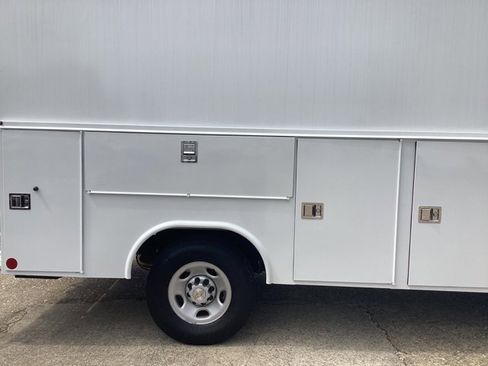 New 2025 Chevrolet Express 3500 w/ Power Convenience Package image 4