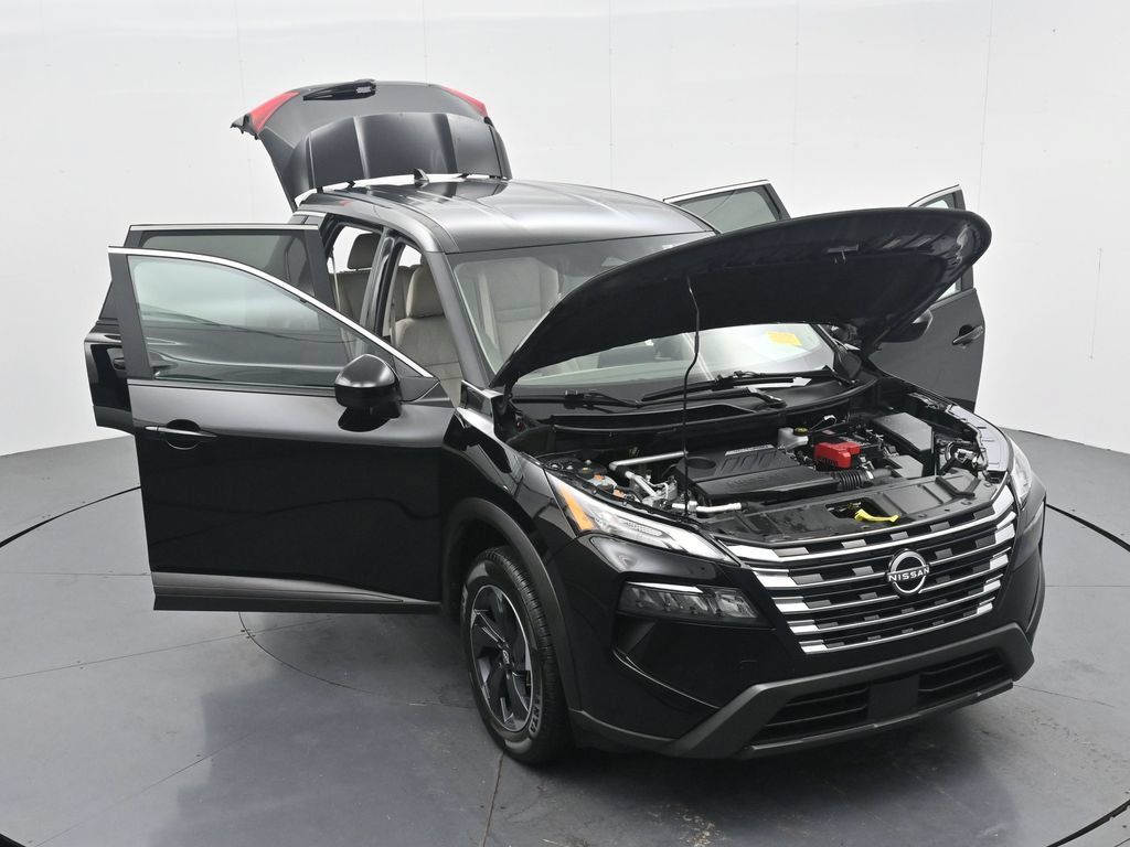 Used 2025 Nissan Rogue SV FWD image 38