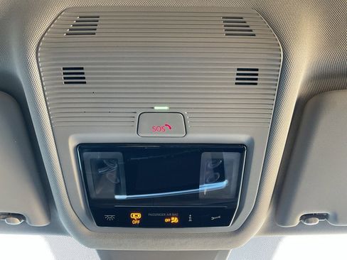 Used 2024 Volkswagen Atlas SE image 29