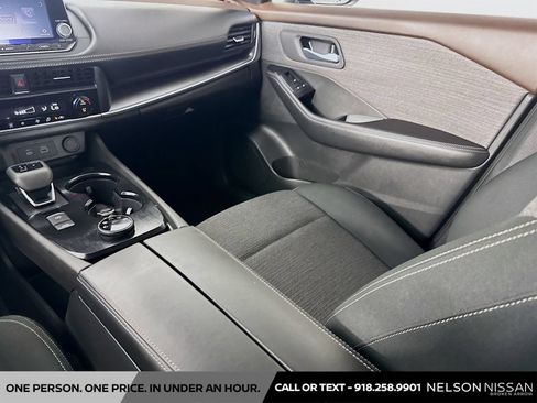 Used 2023 Nissan Rogue SV AWD/4WD image 21