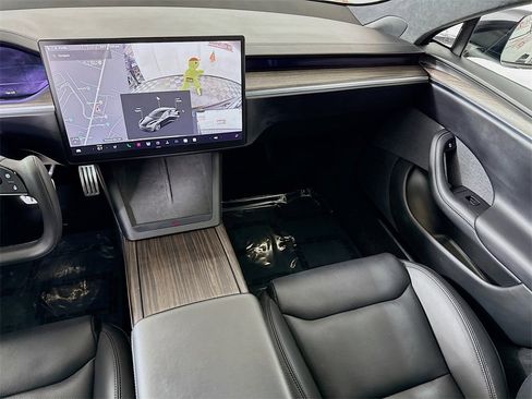 Used 2022 Tesla Model S image 26