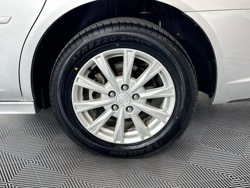 Used 2010 Buick Lucerne CXL FWD image 28