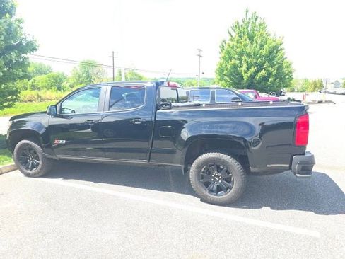 Used 2018 Chevrolet Colorado Z71 w/ Z71 Midnight Edition AWD/4WD image 4